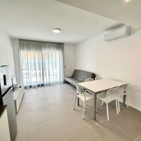 Apartamento With Terrace And Pool