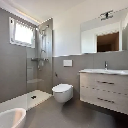 With Terrace And Pool Daire Bibione