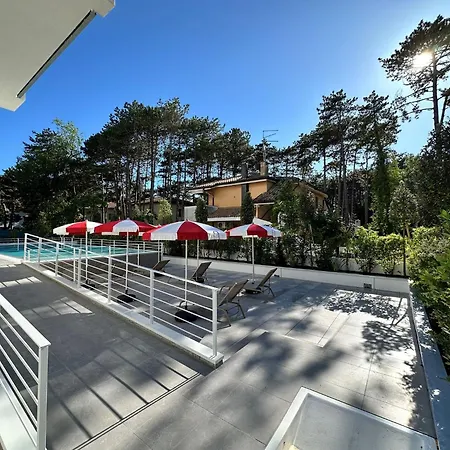 Apartamento With Terrace And Pool Bibione