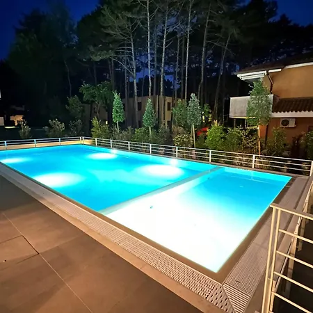 With Terrace And Pool Apartamento Bibione