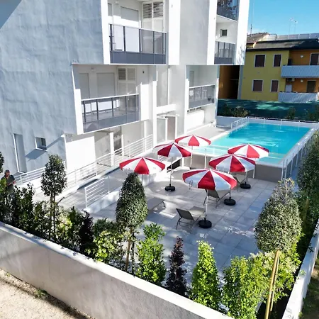 Daire With Terrace And Pool
